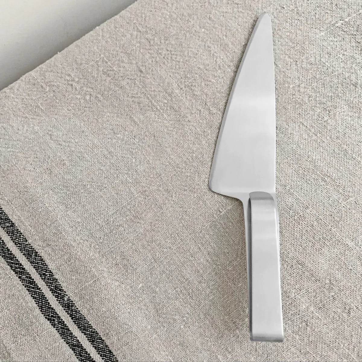 EM Cake Knife