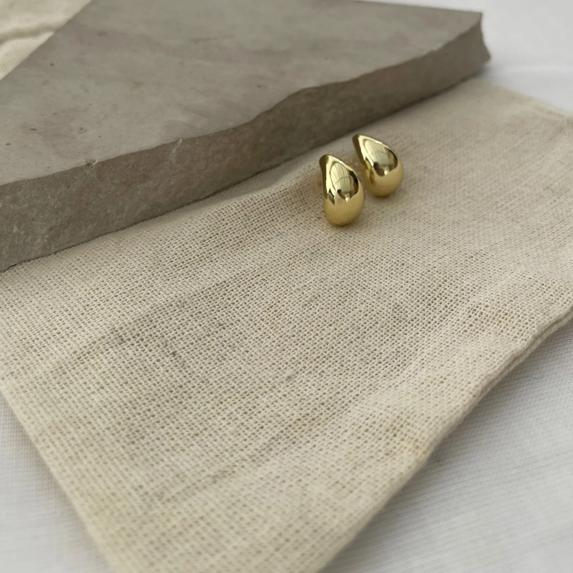 Gold Waterdrop Earrings