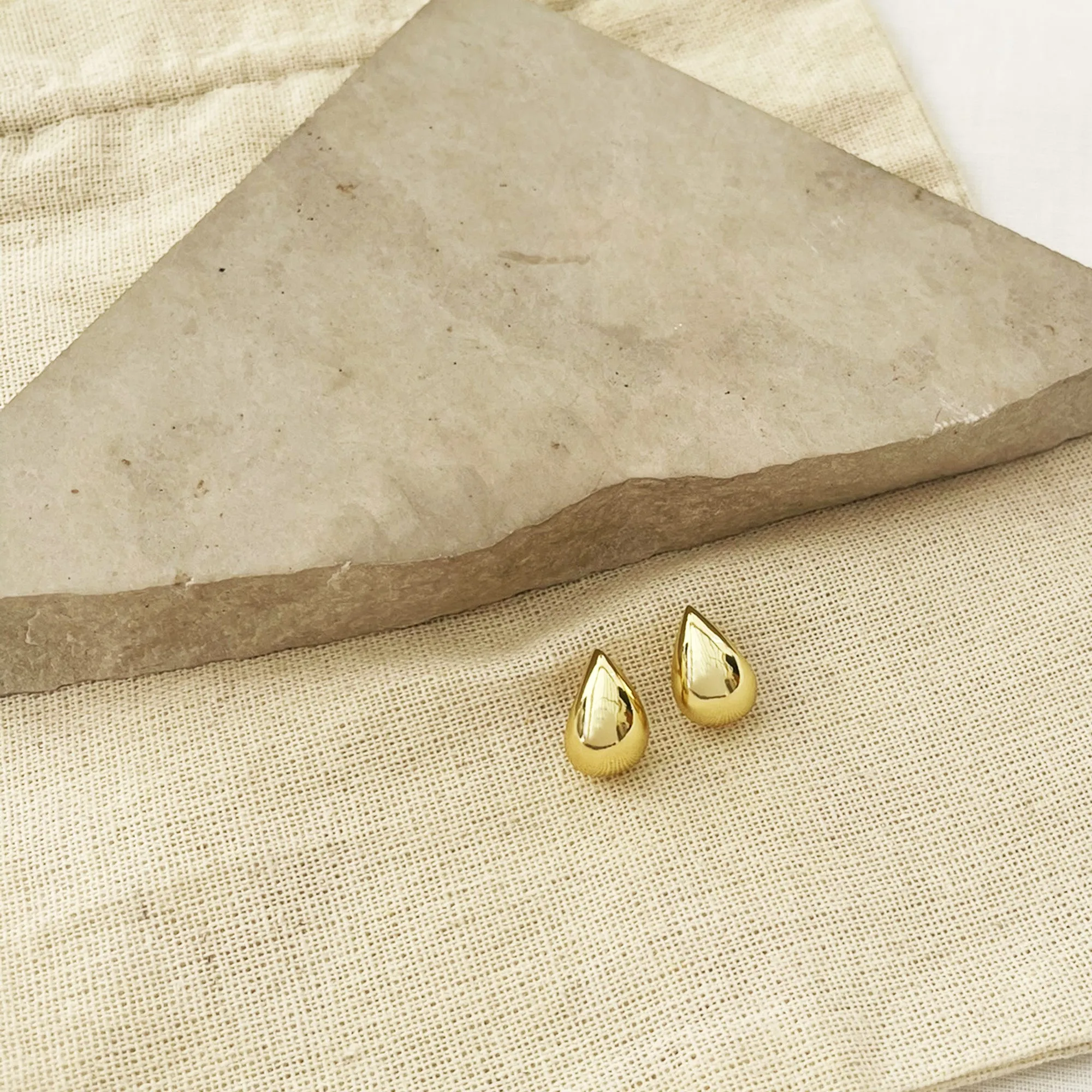 Gold Waterdrop Earrings