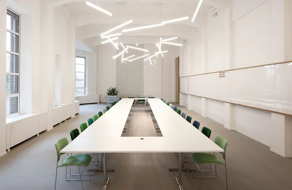 Halo Lineal Pendant Lamp